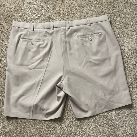 Peter Millar Shorts Mens Size 42 Beige Golf Flat Front Casual Chino 9” Inseam - Picture 4 of 5